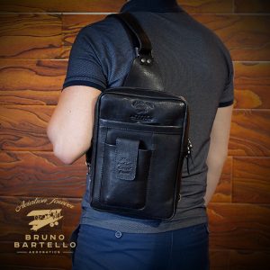 N-0008. Нагрудная сумка.