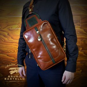 N-0005. Нагрудная сумка.