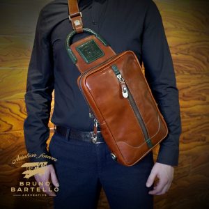 N-0005. Нагрудная сумка.