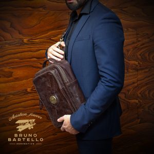 N-0002. Нагрудная сумка.