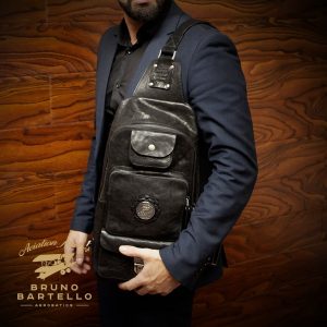 N-0001. Нагрудная сумка.