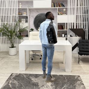 N-0001. Нагрудная сумка.