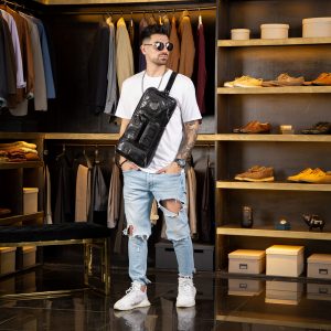 N-0003. Нагрудная сумка.