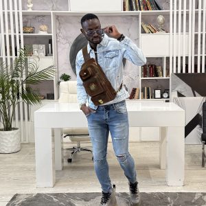 N-0009. Нагрудная сумка.