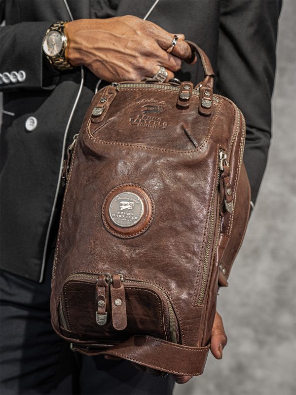 N-0016. Нагрудная сумка.