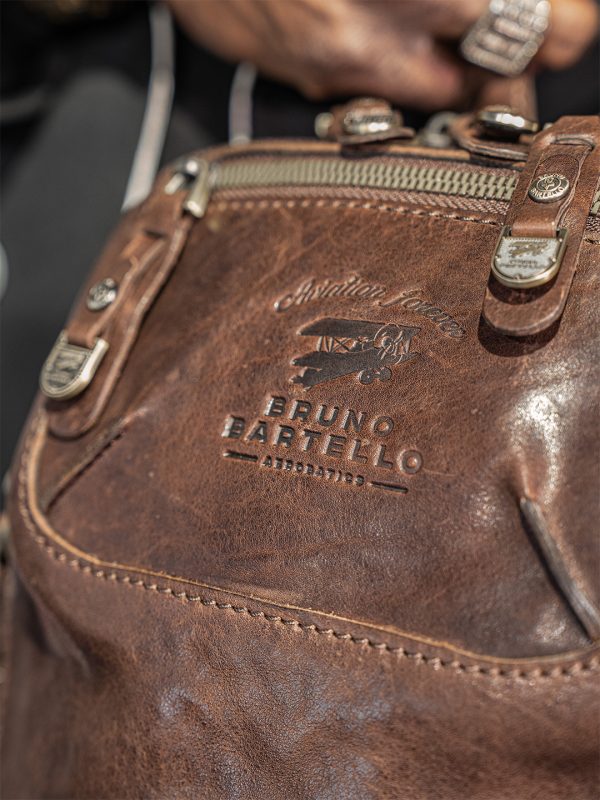 N-0016. Нагрудная сумка.