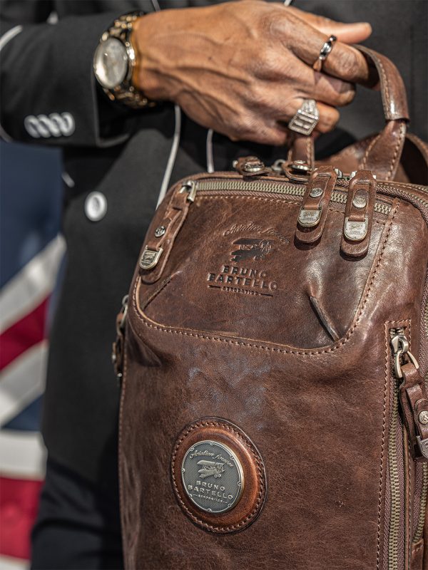 N-0016. Нагрудная сумка.