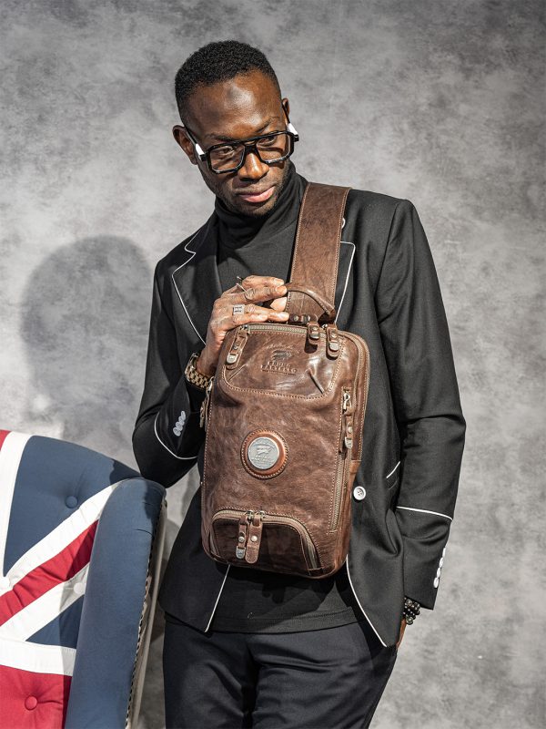 N-0016. Нагрудная сумка.