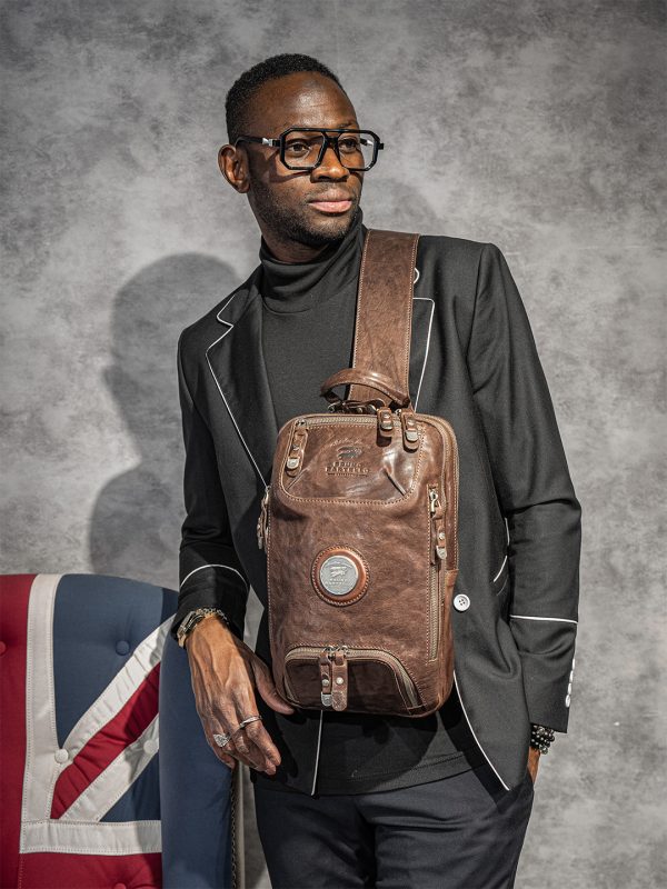 N-0016. Нагрудная сумка.