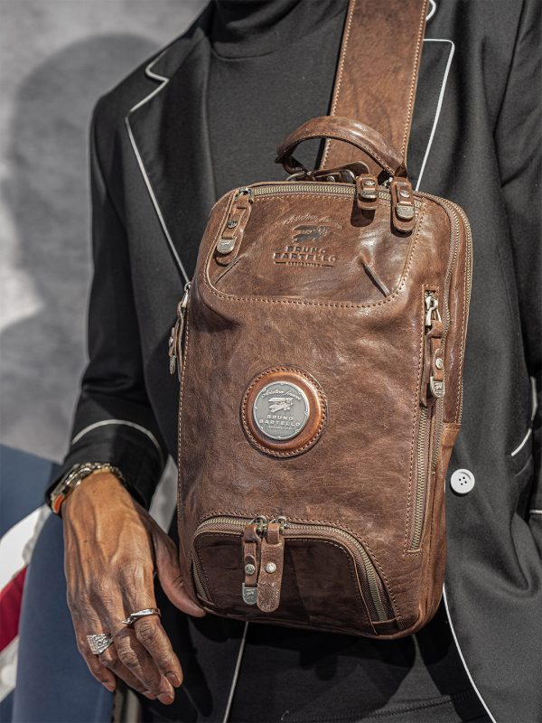 N-0016. Нагрудная сумка.