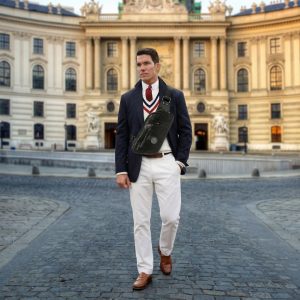 N-0017. Нагрудная сумка.