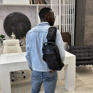 N-0018. Нагрудная сумка.