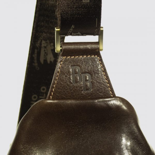 N-0020. Нагрудная сумка.