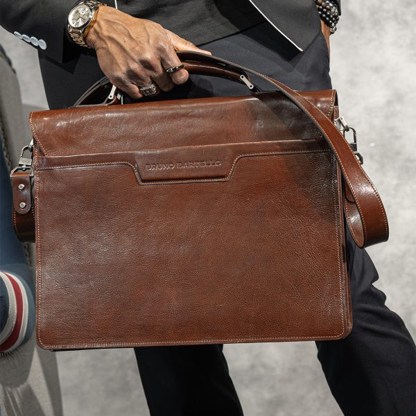 P-0048. Портфель. P-0048. Портфель.